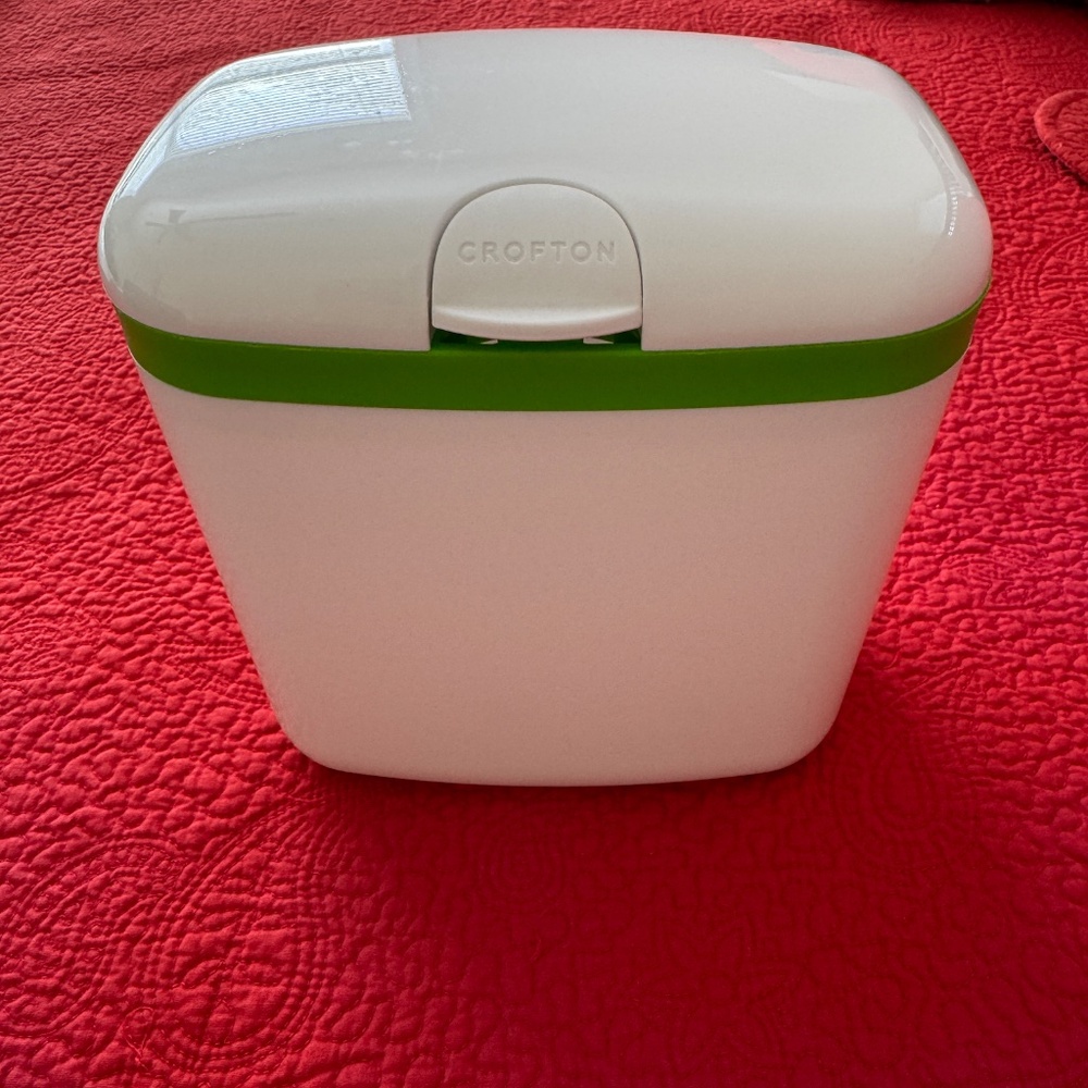 Countertop compost container - Picture 3 of 3